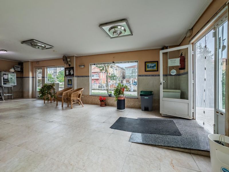 Foto fc3981f5-be78-4b60-b5b8-878930f6a564. Local comercial a Reinosa
