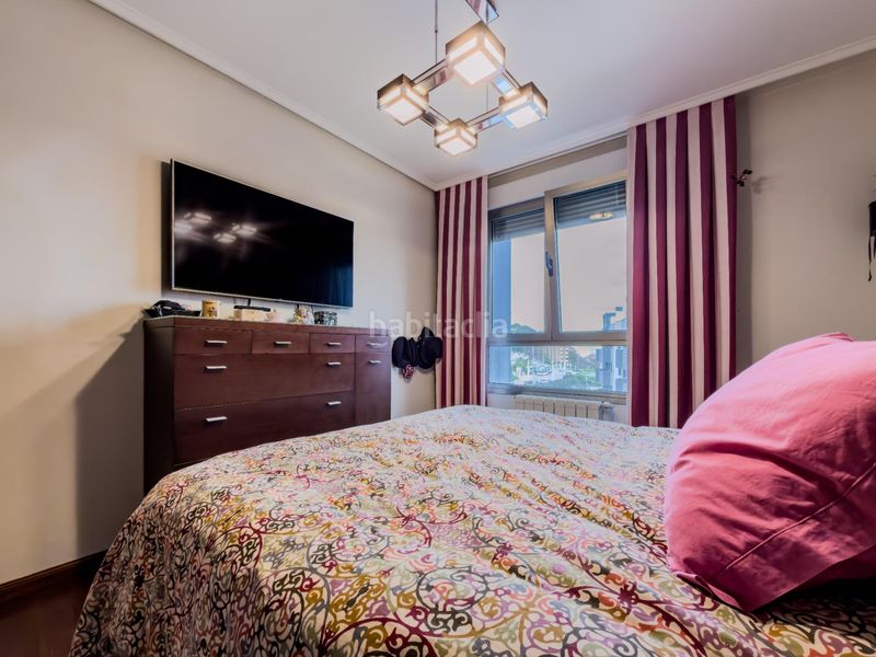 Foto 4c6e2b91-b387-4536-a501-5b5e01808bc2. Pis amb aparcament a Valdenoja Santander