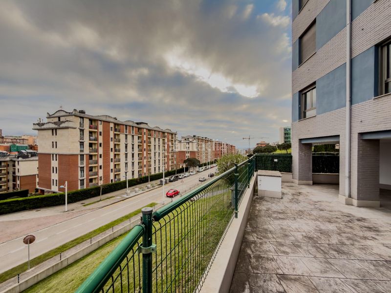 Foto 639bda69-5889-4165-b689-f428fb3b6644. Pis amb aparcament a Valdenoja Santander