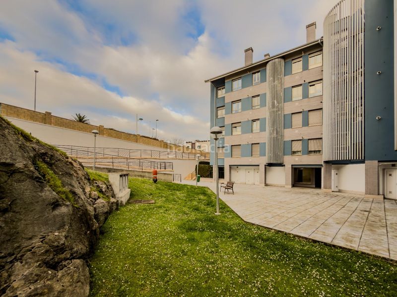 Foto 63d27d1f-8ee1-4f7d-bf02-1bc35bd12a62. Pis amb aparcament a Valdenoja Santander