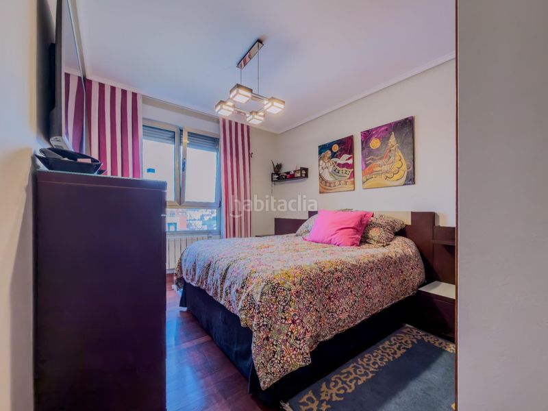 Foto ae49f3a6-c9ec-42cb-a6f1-98083dd0e286. Pis amb aparcament a Valdenoja Santander