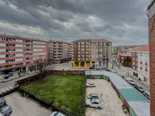 Etagenwohnung  Plaza luis hauzeur. Piso de cinco habitaciones y cuatro baños en el centro de torrel