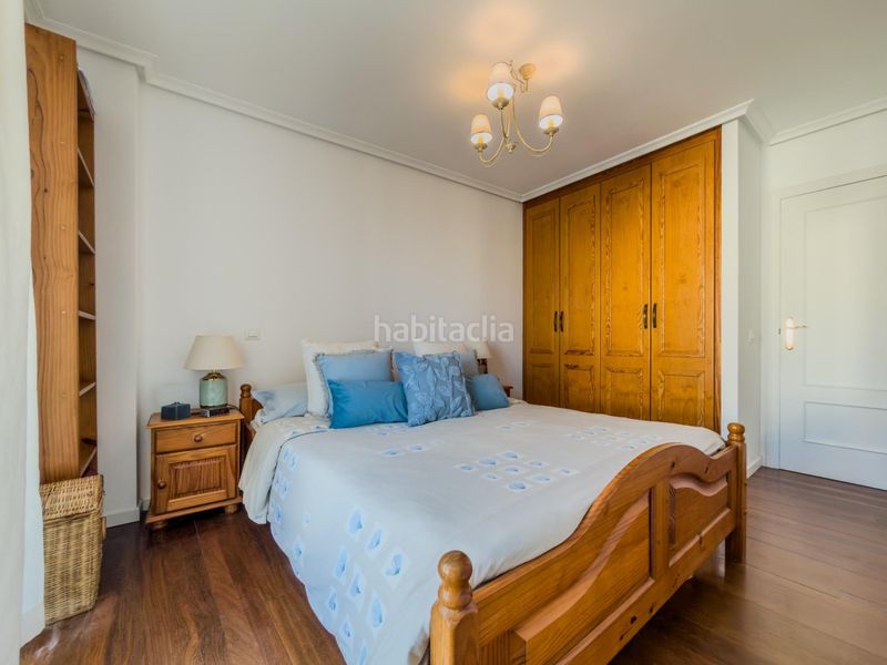 Foto 028cec45-72cf-4318-81d7-e73b4394334c. Pis amb piscina a Centro Castro - Urdiales