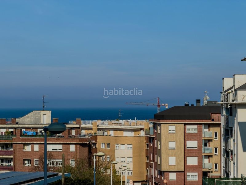 Foto 277d1793-0ede-476e-9434-6d8fc735dd25. Pis amb piscina a Centro Castro - Urdiales