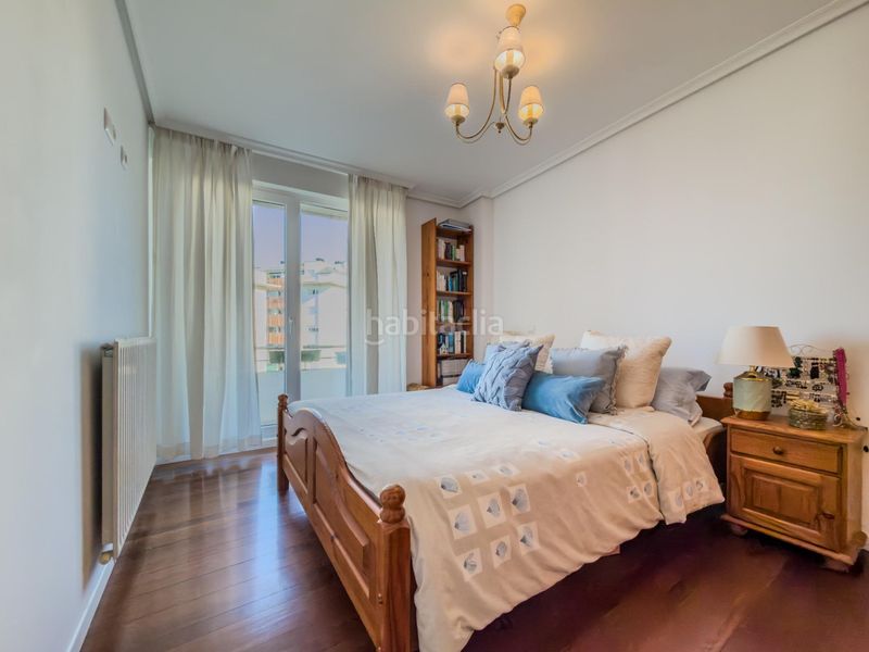 Foto 5ec7020c-0d1a-4578-ad6b-ee61d992fbf3. Pis amb piscina a Centro Castro - Urdiales