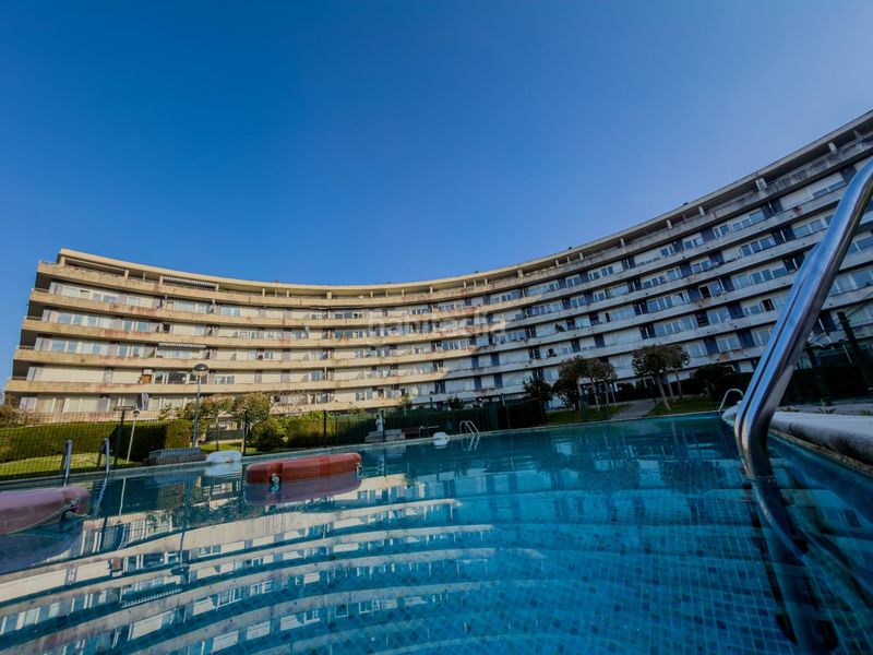 Foto ad9607d1-bc8e-45c4-b897-c6d320a4de76. Pis amb piscina a Centro Castro - Urdiales