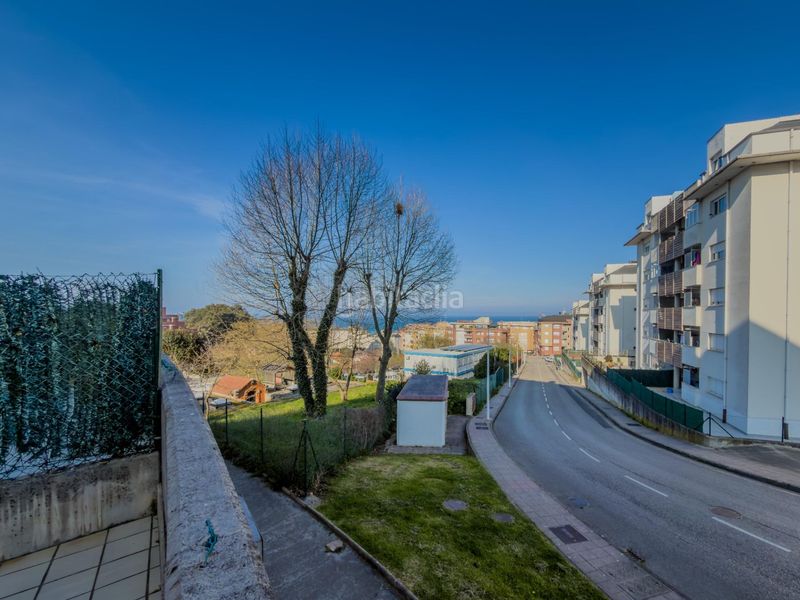 Foto aecfba86-adc1-4799-988a-e9d80917f6b1. Pis amb piscina a Centro Castro - Urdiales