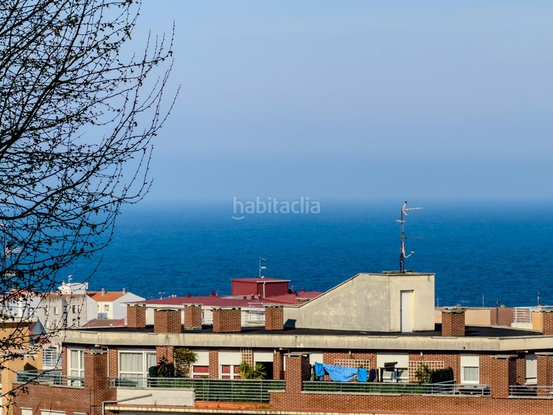 Foto d7c83e5e-5ca3-4b10-a9f1-3fafef1023a0. Pis amb piscina a Centro Castro - Urdiales
