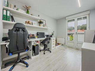 Pis  Avenida virgen del pilar. Pecioso piso totalmente reformado en solares