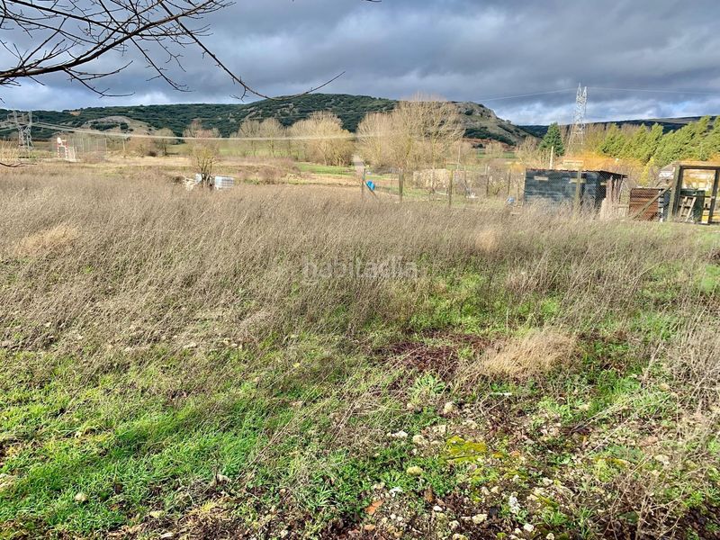 Foto b05f89e6-68aa-490d-8abb-0a32d341b943. Casa adossada a Valle de las Navas
