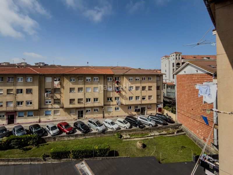 Foto 3ffdb87e-f43d-40e9-bbd9-a821a5bef5a8. Pis a Cuatro Caminos Santander