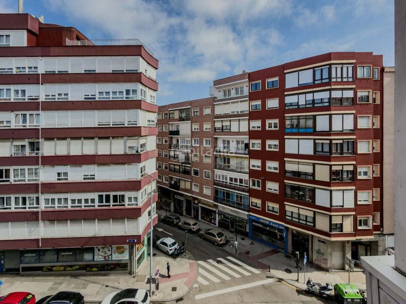 Foto 8c4fa463-5e42-4b9e-81ef-d39906fccc7f. Pis a Cuatro Caminos Santander