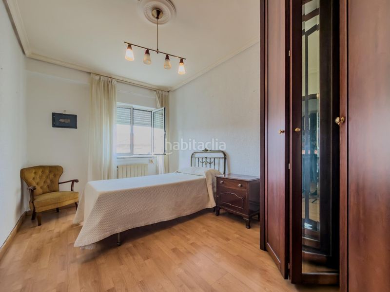 Foto f1ad9191-4edf-4777-8429-2ec9736b66fe. Pis a Cuatro Caminos Santander