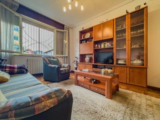 Planta baixa  Avenida solvay. Piso a la venta de 2 habitaciones en torrelavega