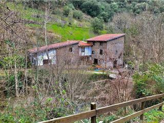 Casa  Polígono pesaguero. Casa de piedra en venta en pesaguero  potes  cantabria