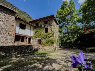 Casa  Polígono pesaguero. Casa de piedra en venta en pesaguero  potes  cantabria