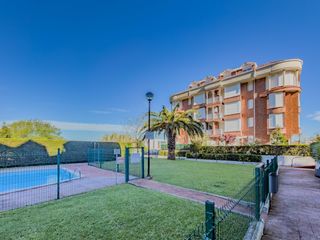 Planta baja  Paseo del brusco. Bajo con jardín en noja