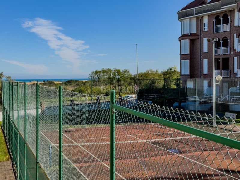 Foto 0f8e9a80-9ce1-47f5-b13b-7a404ce2d78b. Planta baixa amb calefacció aparcament piscina a Noja