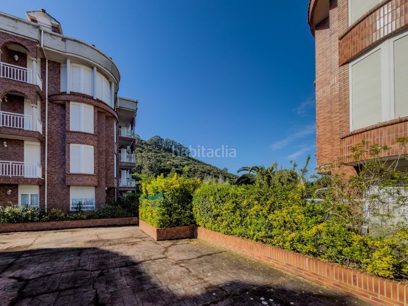 Foto b8d202e2-6ae9-4181-960a-91819014d551. Planta baixa amb calefacció aparcament piscina a Noja