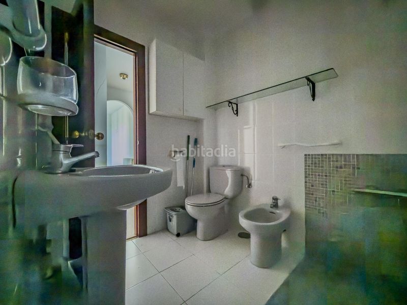 Foto e8952576-85aa-4291-97df-2ce7d8da7bff. Planta baixa amb calefacció aparcament piscina a Noja