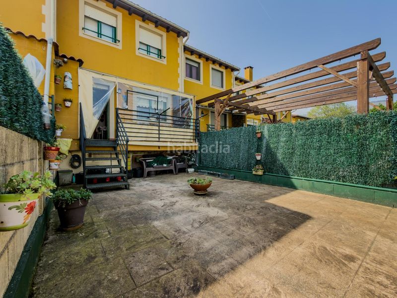Foto d0e8caba-53c0-45c0-9ded-f19edb1d4ee4. Towny house with heating parking in Villafufre