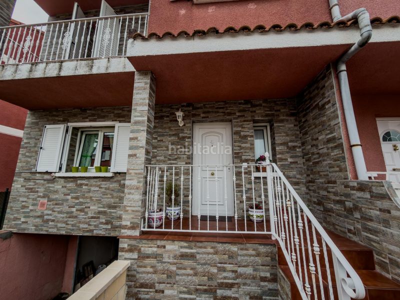Foto 9f4c349e-c063-4ae7-98e2-3a5178a40376. Casa aparellada amb calefacció aparcament a Penagos