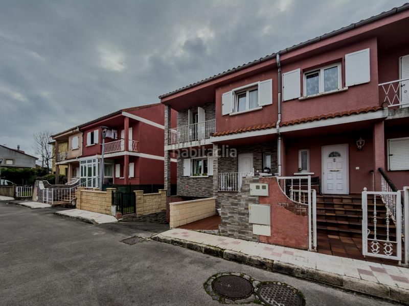 Foto a689daea-4388-4ec9-aa21-1669eccb1685. Casa aparellada amb calefacció aparcament a Penagos