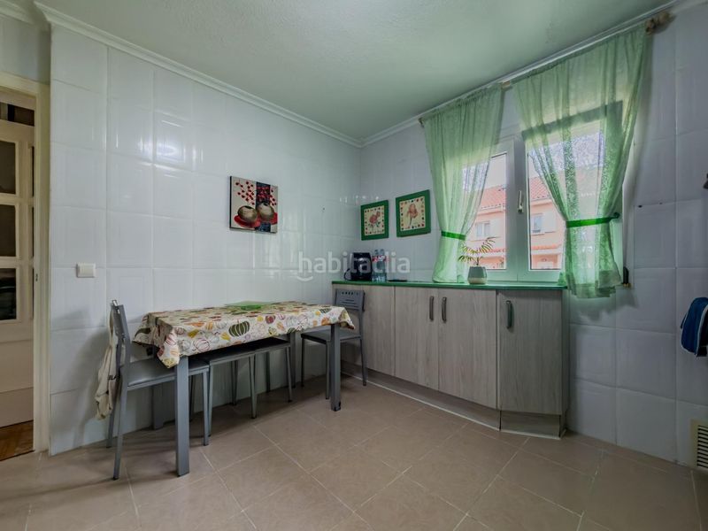 Foto b11e5cb7-d4e4-4978-89b0-d0c4f9c0ad39. Casa aparellada amb calefacció aparcament a Penagos