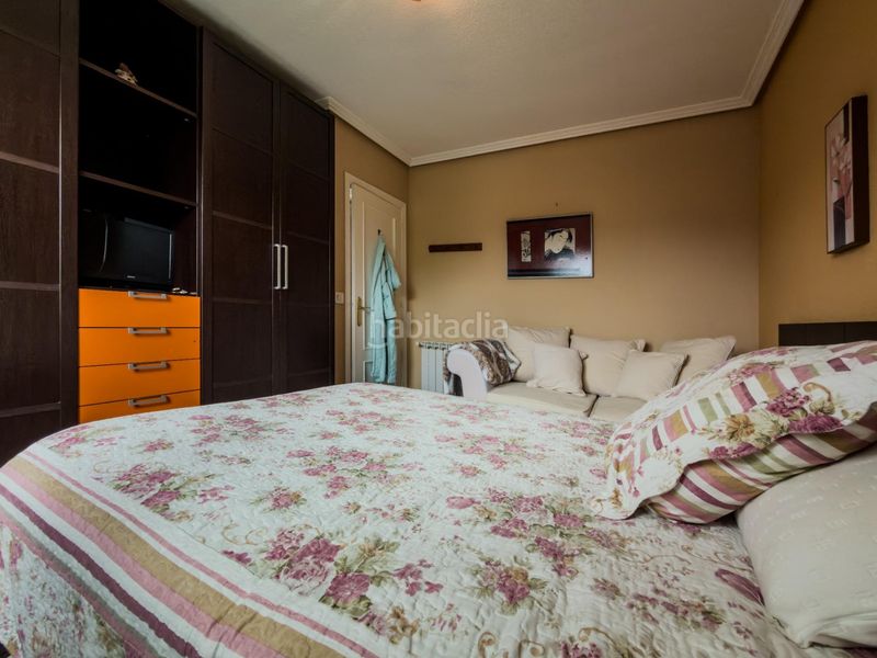 Foto e6bbeafc-870b-405b-8755-21774fbe461e. Casa aparellada amb calefacció aparcament a Penagos