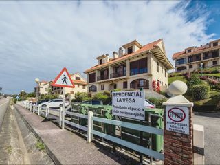 Pis a Ruiloba. Excelente bajo con amplia terraza en ruiloba, a un paso de comil