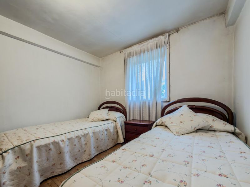 Foto b0bbb149-aa1b-4c0d-abbf-1780c1c8e686. Casa amb aparcament a Entrambasaguas