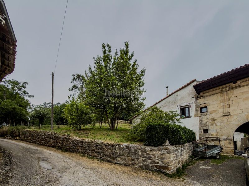 Foto 0602c28f-6b81-47d4-9339-af1065bc99b4. Casa amb aparcament a Alfoz de Lloredo