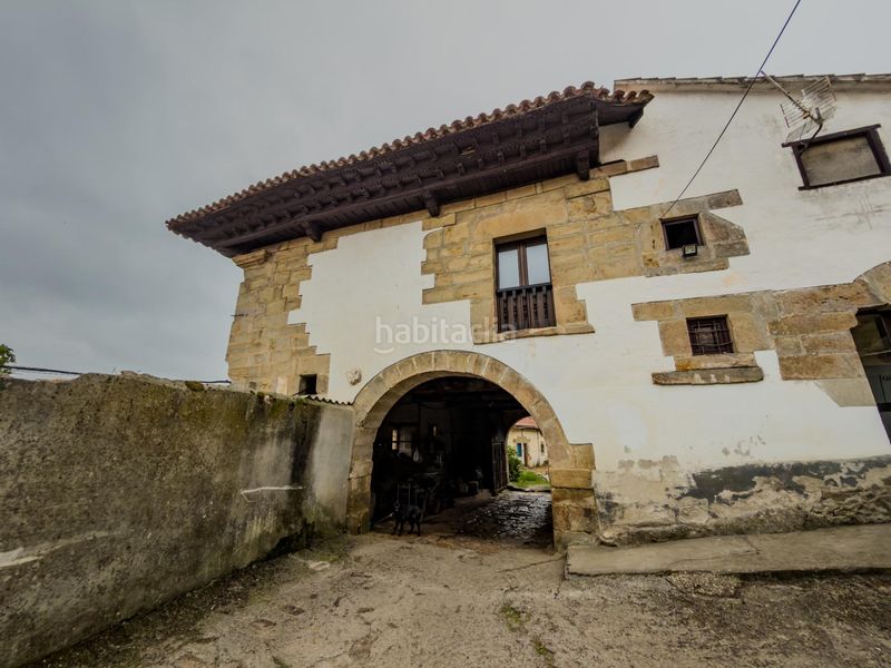 Foto 303b23f3-4b3a-4744-bb41-d649b2c00126. Casa amb aparcament a Alfoz de Lloredo