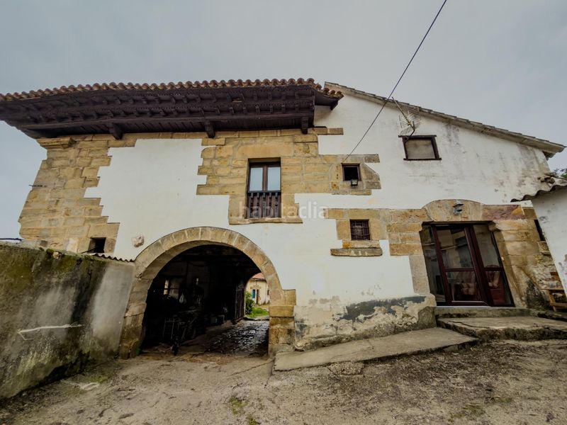 Foto 7efda9fe-f501-49b3-8893-9aa50c850e49. Casa amb aparcament a Alfoz de Lloredo