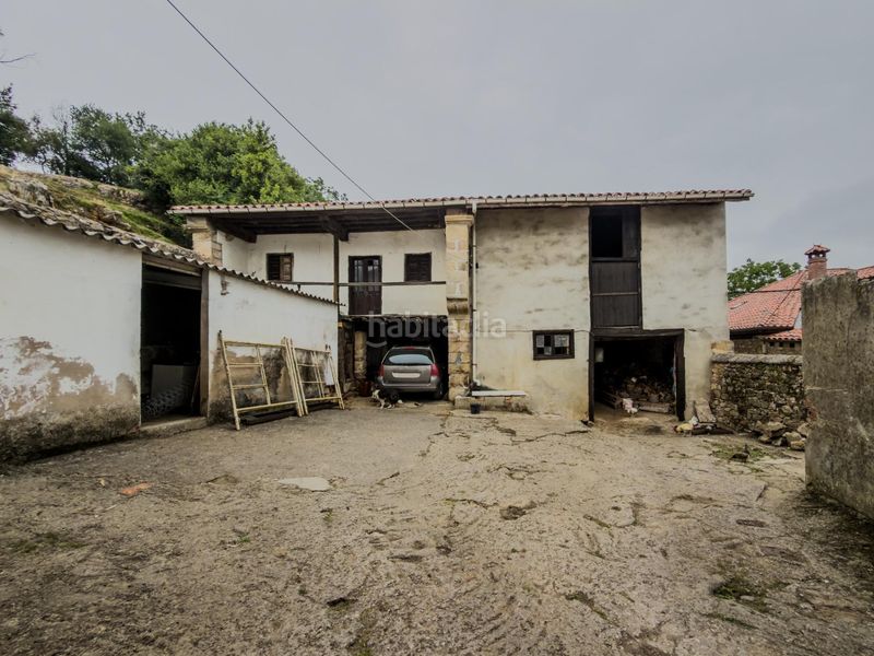 Foto a243b362-3b15-480f-bc0f-2f3b7fb76bba. Casa amb aparcament a Alfoz de Lloredo
