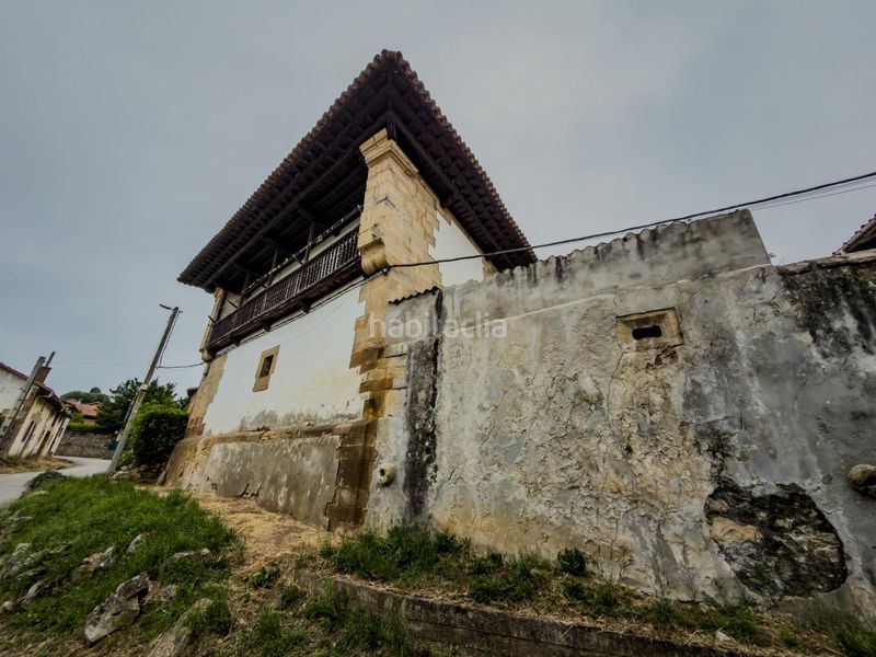 Foto a5d90127-1c41-4504-bd6b-ed5fa65fa2ee. Casa amb aparcament a Alfoz de Lloredo