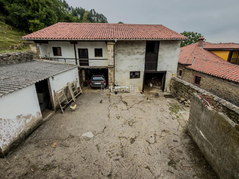 Foto b481ec32-4585-4b50-909e-bce280324406. Casa amb aparcament a Alfoz de Lloredo