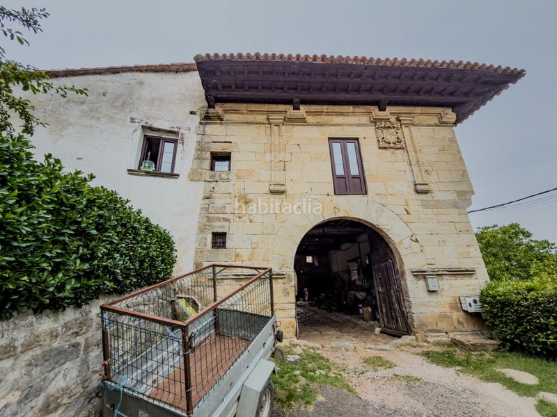 Foto e575abe5-fcd0-4689-a712-fa561ae0bd8d. Casa amb aparcament a Alfoz de Lloredo