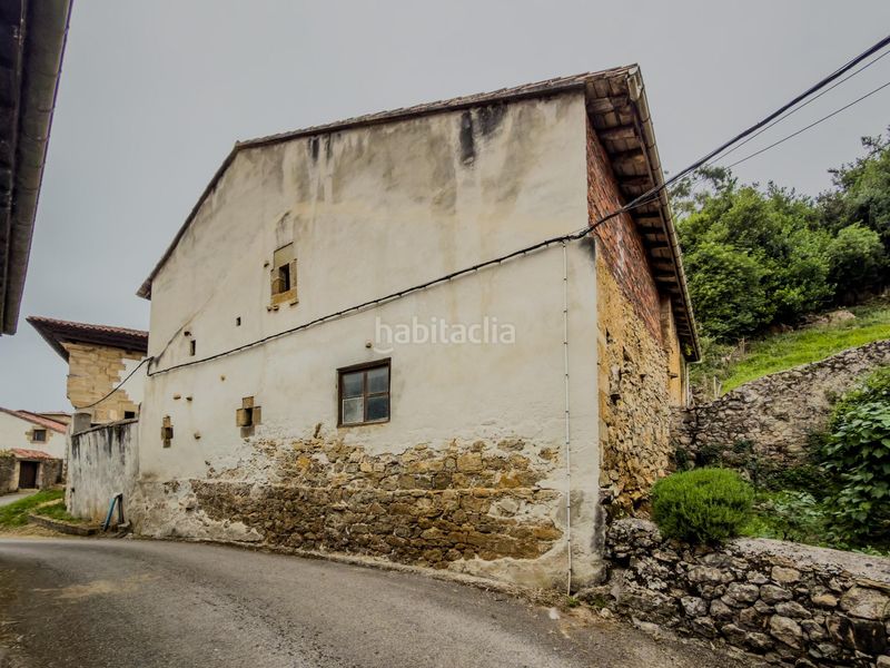 Foto f859223e-4083-4ffc-8375-247c5c7a7cf3. Casa amb aparcament a Alfoz de Lloredo