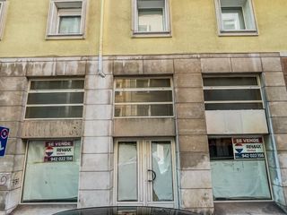 Geschäftsraum  Calle de san josé. Amplio local comercial con escaparates y garaje privado en pleno