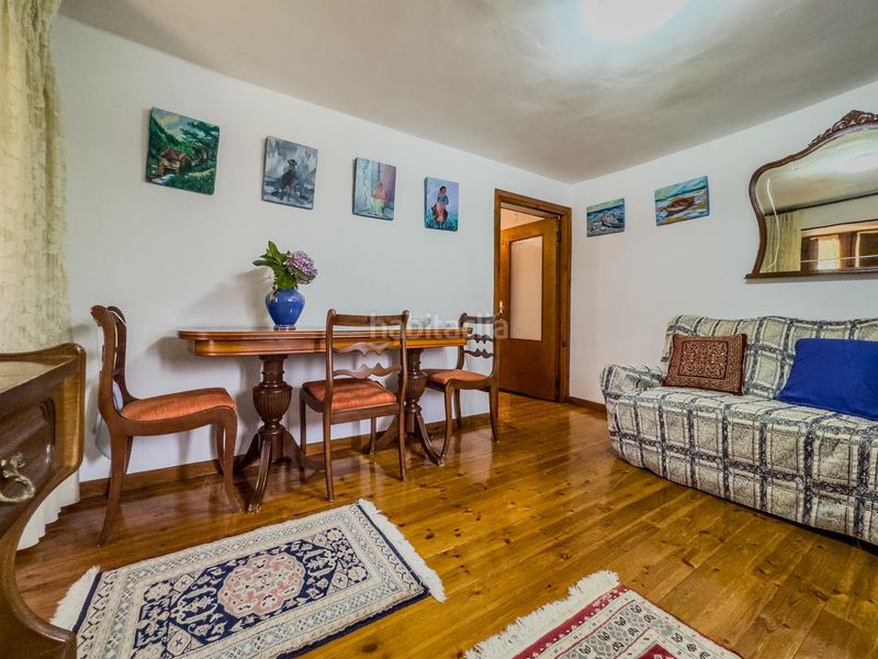 Foto a0ef3e68-b056-4dd6-ab60-758579f89a27. Casa adossada amb aparcament a Solórzano
