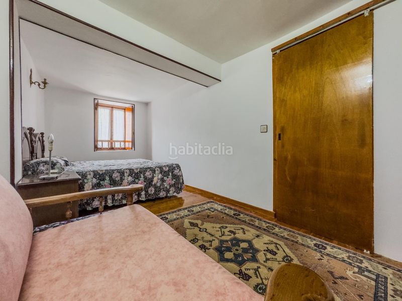 Foto adf0926f-aeac-4993-a7cd-49c686b6a6c4. Casa adossada amb aparcament a Solórzano