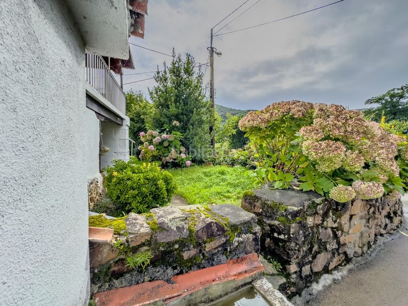 Foto e0de34ed-aca1-4a49-a85d-c79b334c8dc2. Casa adossada amb aparcament a Solórzano
