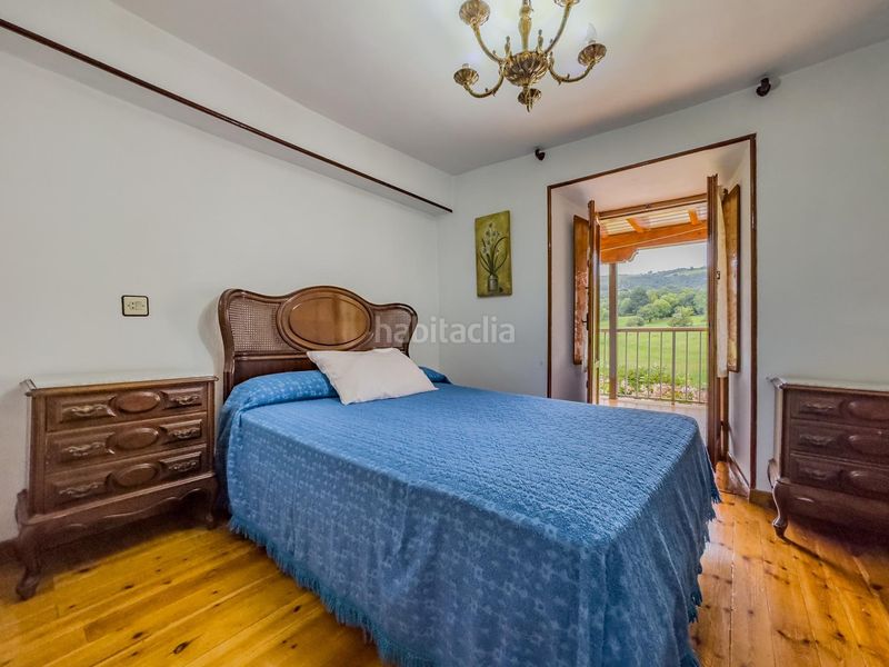 Foto fd8a2911-25d4-43e5-abec-96892d132d4f. Casa adossada amb aparcament a Solórzano
