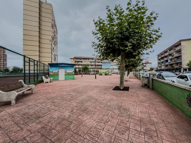 Foto 305ea4b5-0f9e-44af-a7f7-6ec3465c5e83. Apartament amb aparcament a Zona Playa Laredo