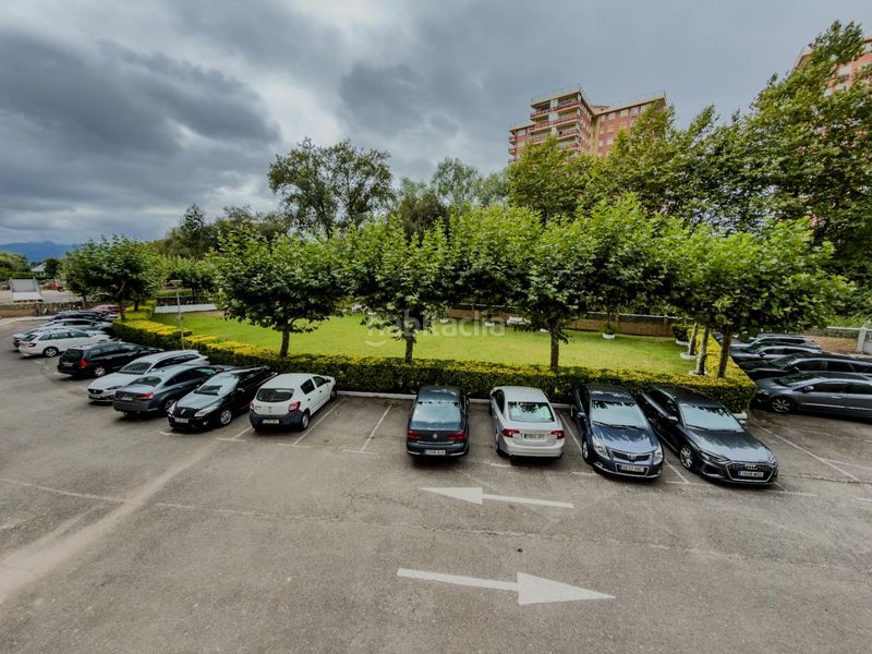 Foto 359628f4-aaf5-46e9-ab79-86b7fbe159a0. Apartament amb aparcament a Zona Playa Laredo