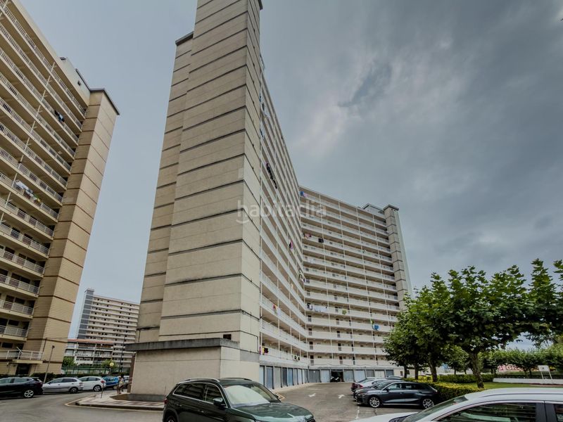Foto 55cdcb40-b77a-48ea-b678-276379cba815. Apartament amb aparcament a Zona Playa Laredo