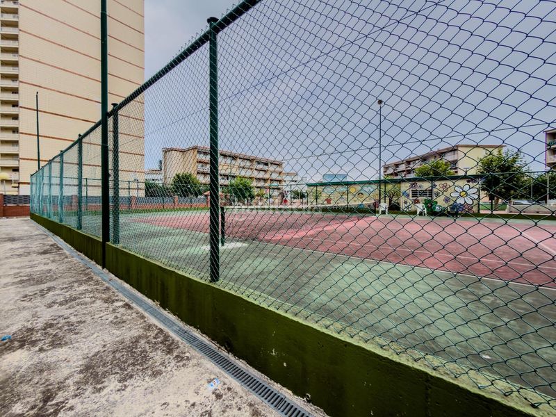 Foto 567ecbc9-22c3-4c80-96fd-7f81191593b6. Apartament amb aparcament a Zona Playa Laredo