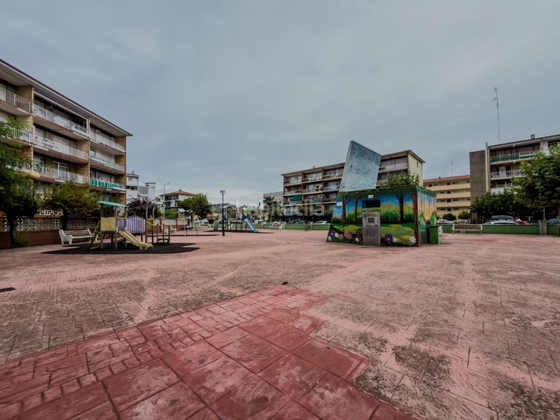 Foto 84645c3e-3d81-48a2-bd5a-55409a48cb05. Apartament amb aparcament a Zona Playa Laredo