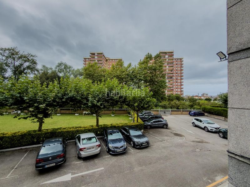 Foto fd7b8f37-eb0f-4b1b-85b0-573c4988d925. Apartament amb aparcament a Zona Playa Laredo